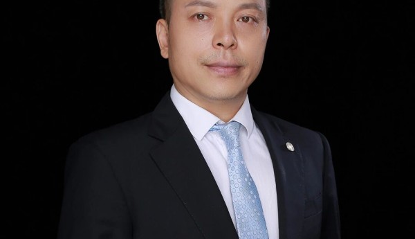 戎装褪尽,法袍加身:军转律师,一群跨体制的法治摆渡人